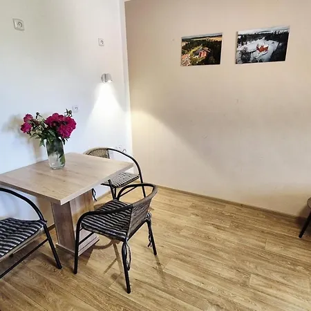 Penzion A Restaurace Zlatovlaska U Zamku Cervena Lhota Jizna Exterior photo