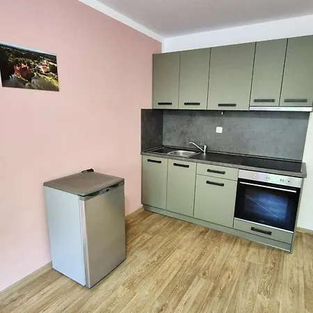 Penzion A Restaurace Zlatovlaska U Zamku Cervena Lhota Jizna Exterior photo