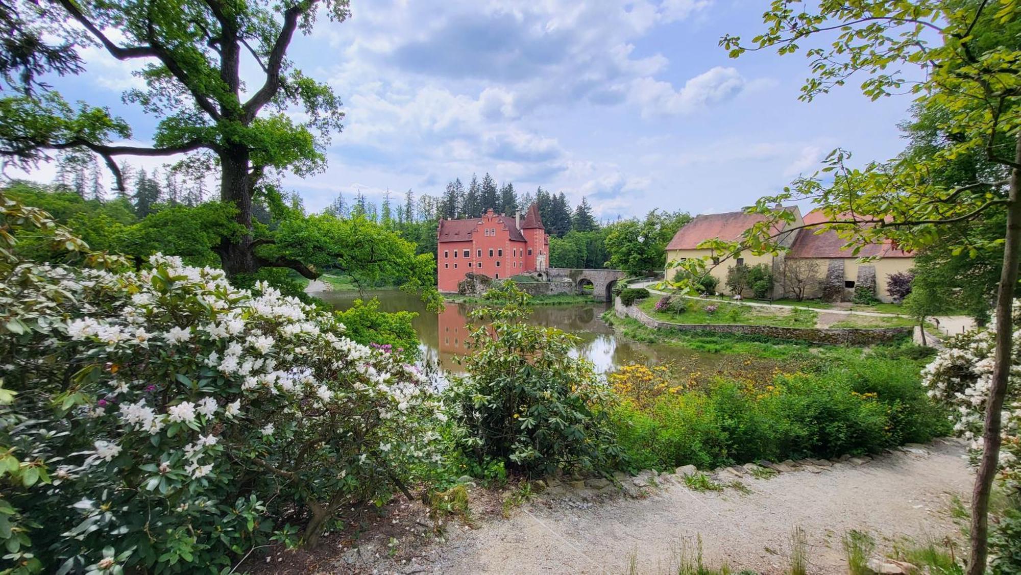 A Restaurace Zlatovlaska U Zamku Cervena Lhota Jizna