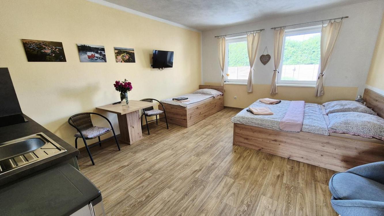 A Restaurace Zlatovlaska U Zamku Cervena Lhota *