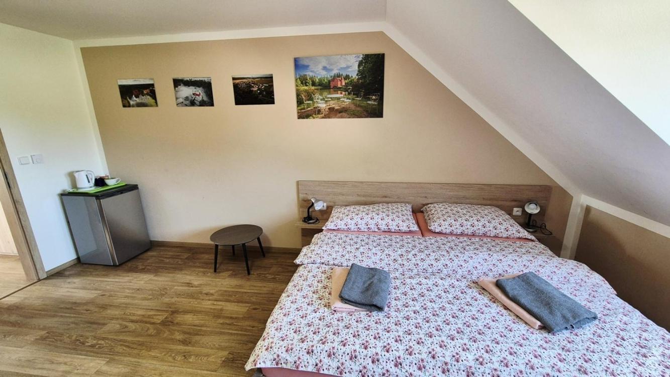 A Restaurace Zlatovlaska U Zamku Cervena Lhota