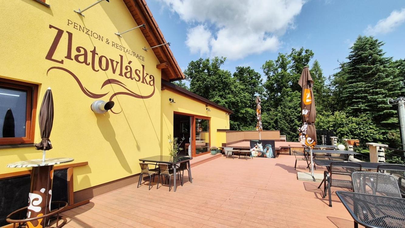 Gasthuis A Restaurace Zlatovlaska U Zamku Cervena Lhota