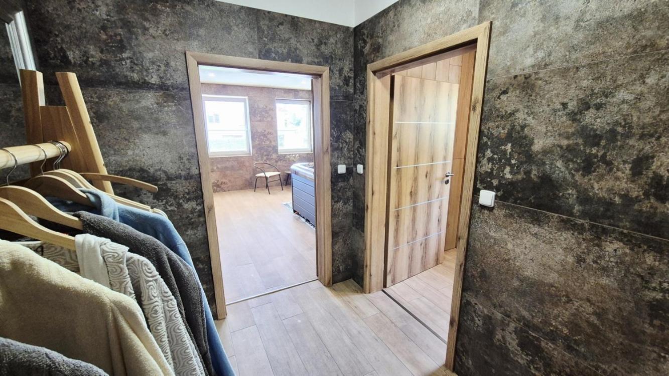 A Restaurace Zlatovlaska U Zamku Cervena Lhota * Jizna