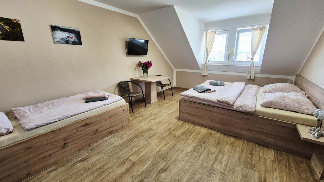 A Restaurace Zlatovlaska U Zamku Cervena Lhota
