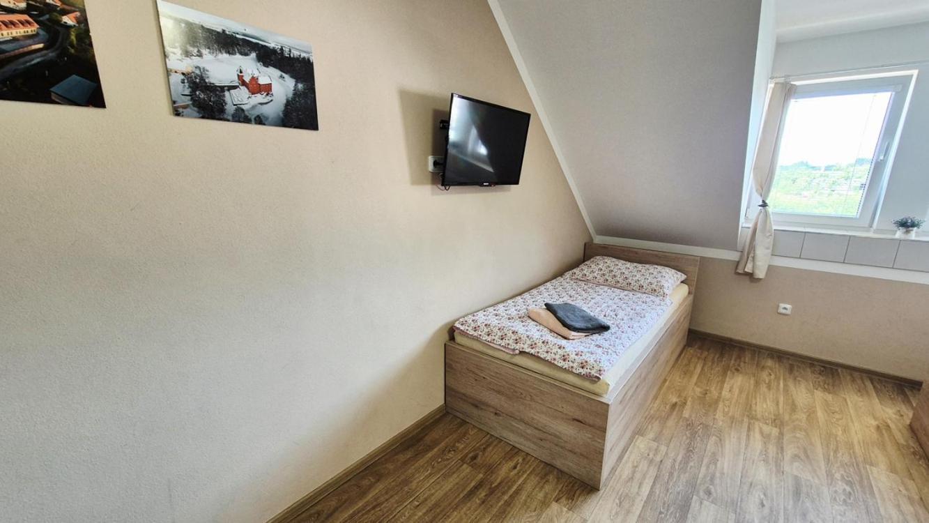 A Restaurace Zlatovlaska U Zamku Cervena Lhota Gasthuis *